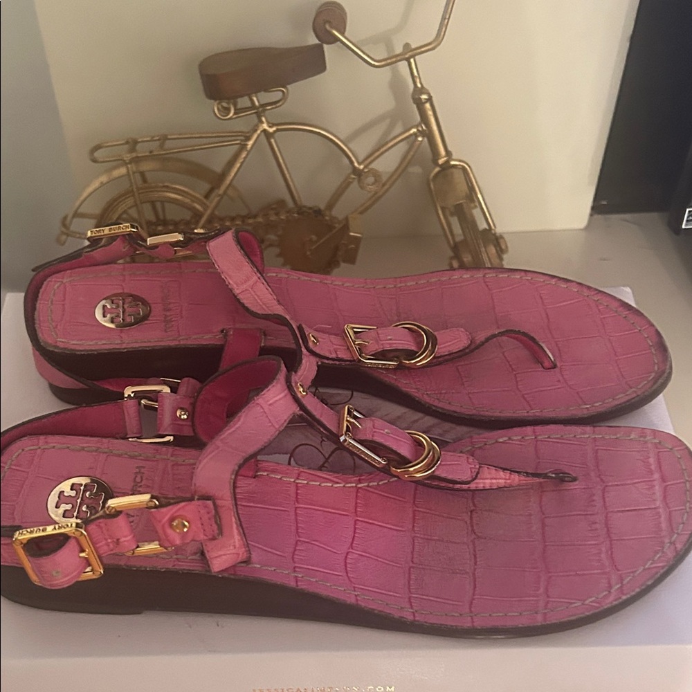 Tory Burch Pink Croc-Pattern Sandals - Picture 5 of 10